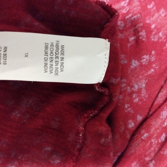 Lucky Brand Women's Top,  1X, Deep Red floral print, pre-owned - Picture 8 of 8